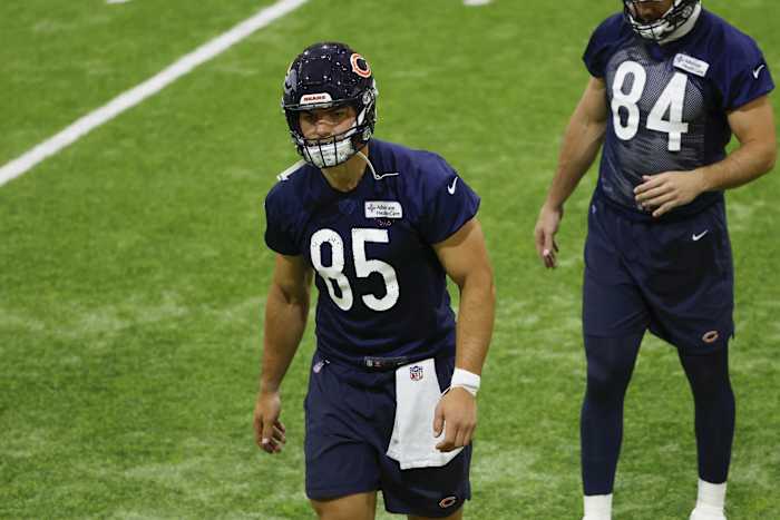 Jun 8, 2022; Lake Forest, IL, USA; Chicago Bears tight end Cole Kmet (85) warms up during organized team activities at Halas Hall.